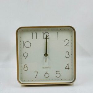 Reloj 1764 Pared Cuadrado 22,5cms .